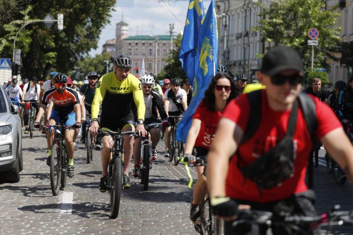 Кличко взяв участь у Велодні і дав старт велопараду. Фото