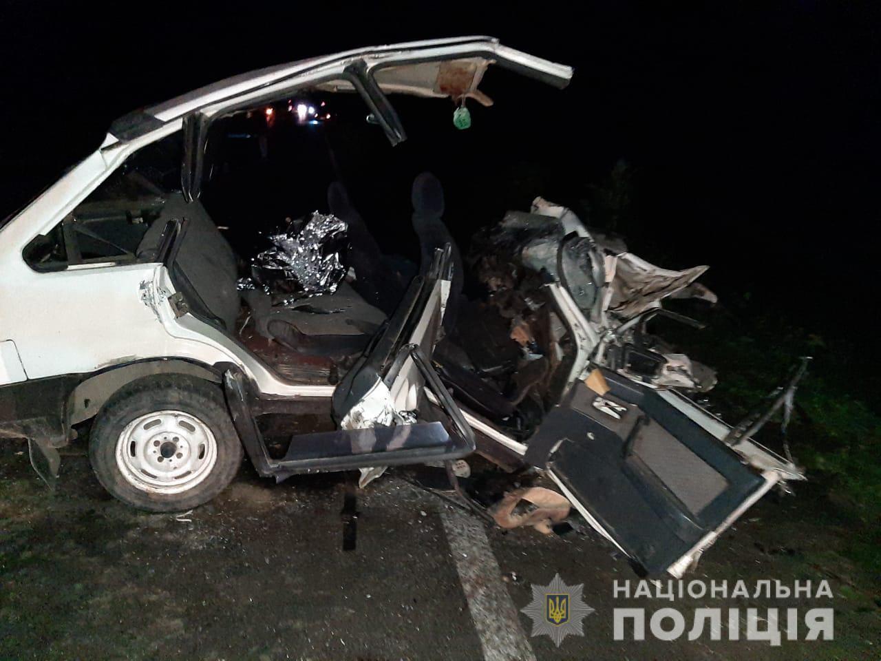 На Львівщині зіткнулися два авто: є жертви та багато поранених
