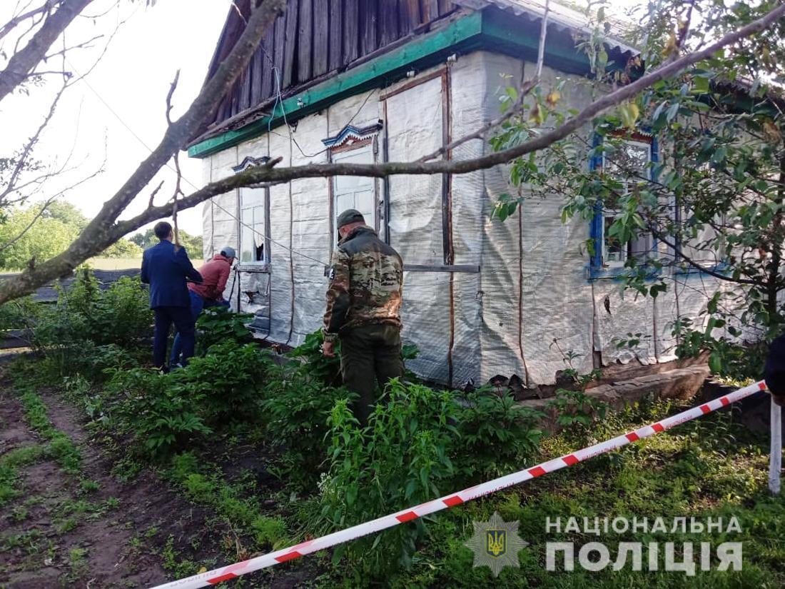 Внаслідок отриманих травм чоловік загинув на місті, його дружину госпіталізували