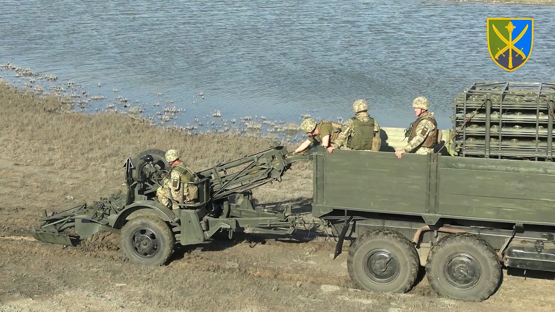 Українські військові "замінували" територію біля Криму. Фото та відео
