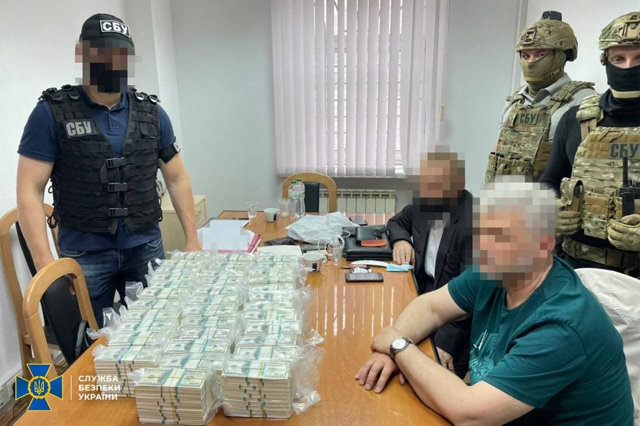 У травні СБУ викрила банду копів-наркодилерів і фейкових "радників" президента України