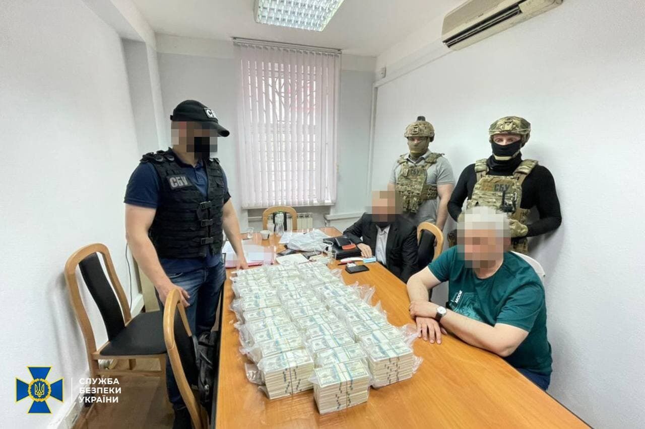 У травні СБУ викрила банду копів-наркодилерів і фейкових "радників" президента України
