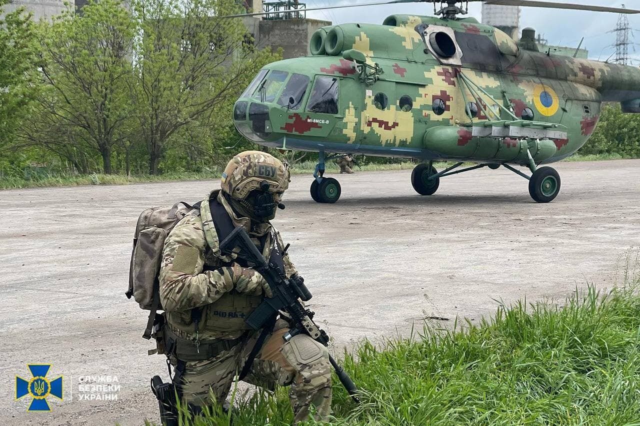 В мае СБУ разоблачила банду копов-наркодилеров и фейковых "советников" президента Украины