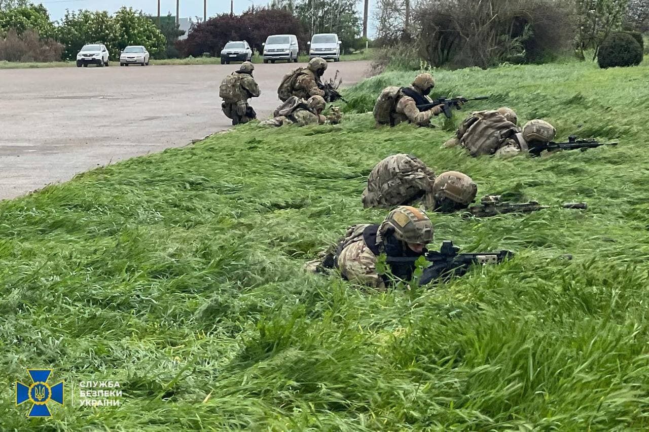 У травні СБУ викрила банду копів-наркодилерів і фейкових "радників" президента України