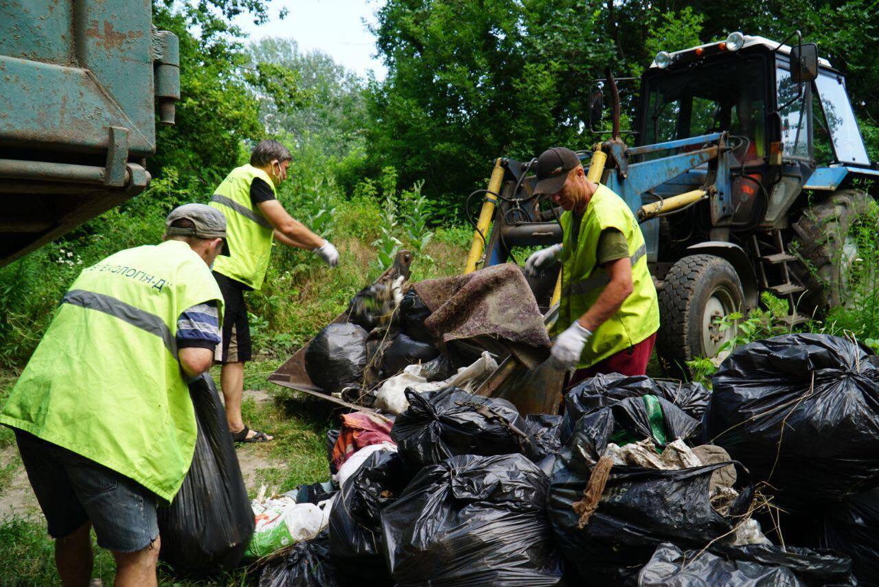 У Дніпрі триває ліквідація стихійних сміттєзвалищ