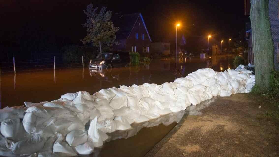 Наводнение разрушило дома жителей Германии