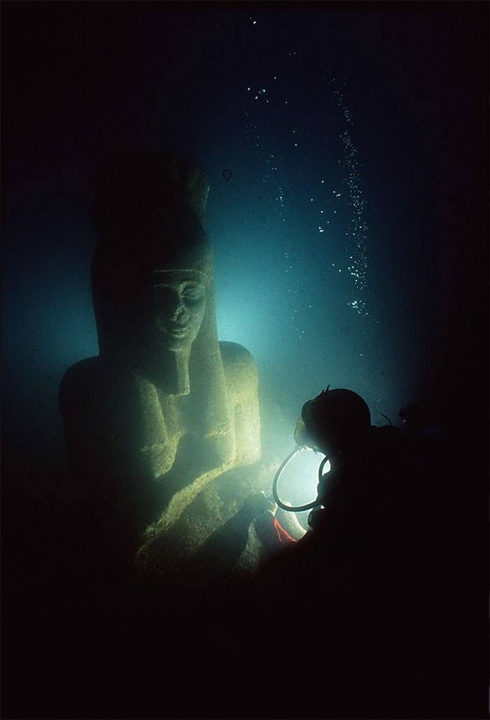 Древнеегипетского фараона нашли в океане.