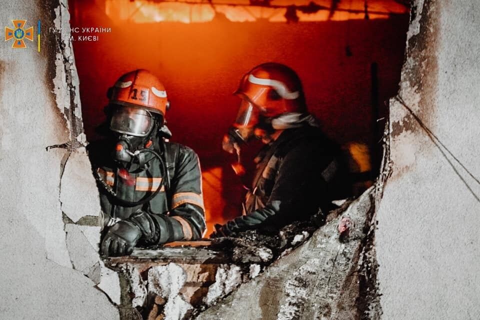 Горіло складське одноповерхове приміщення.