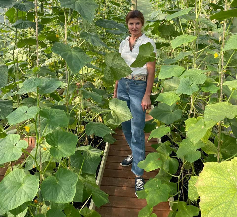 Марина Порошенко на огороде
