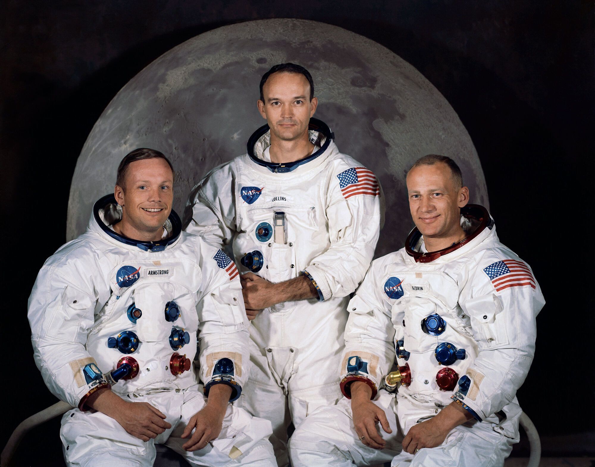 Нил Армстронг, Майкл Коллинз и Базз Олдрин – люди, осуществившие первый полет на Луну
