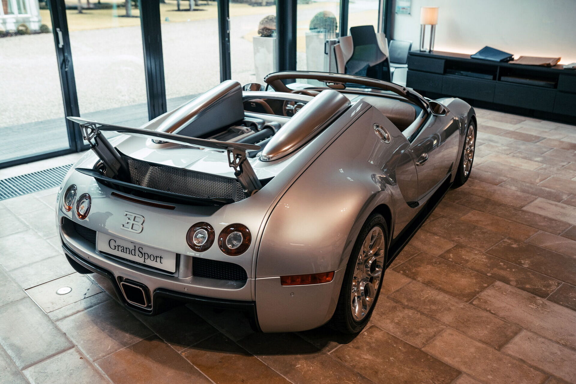 Автомобіль був побудований у 2008 році у якості предсерийного зразка нової моделі Veyron Grand Sport