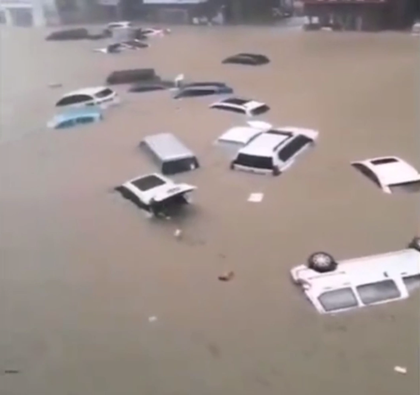 Потоп у китайській провінції Хенань.