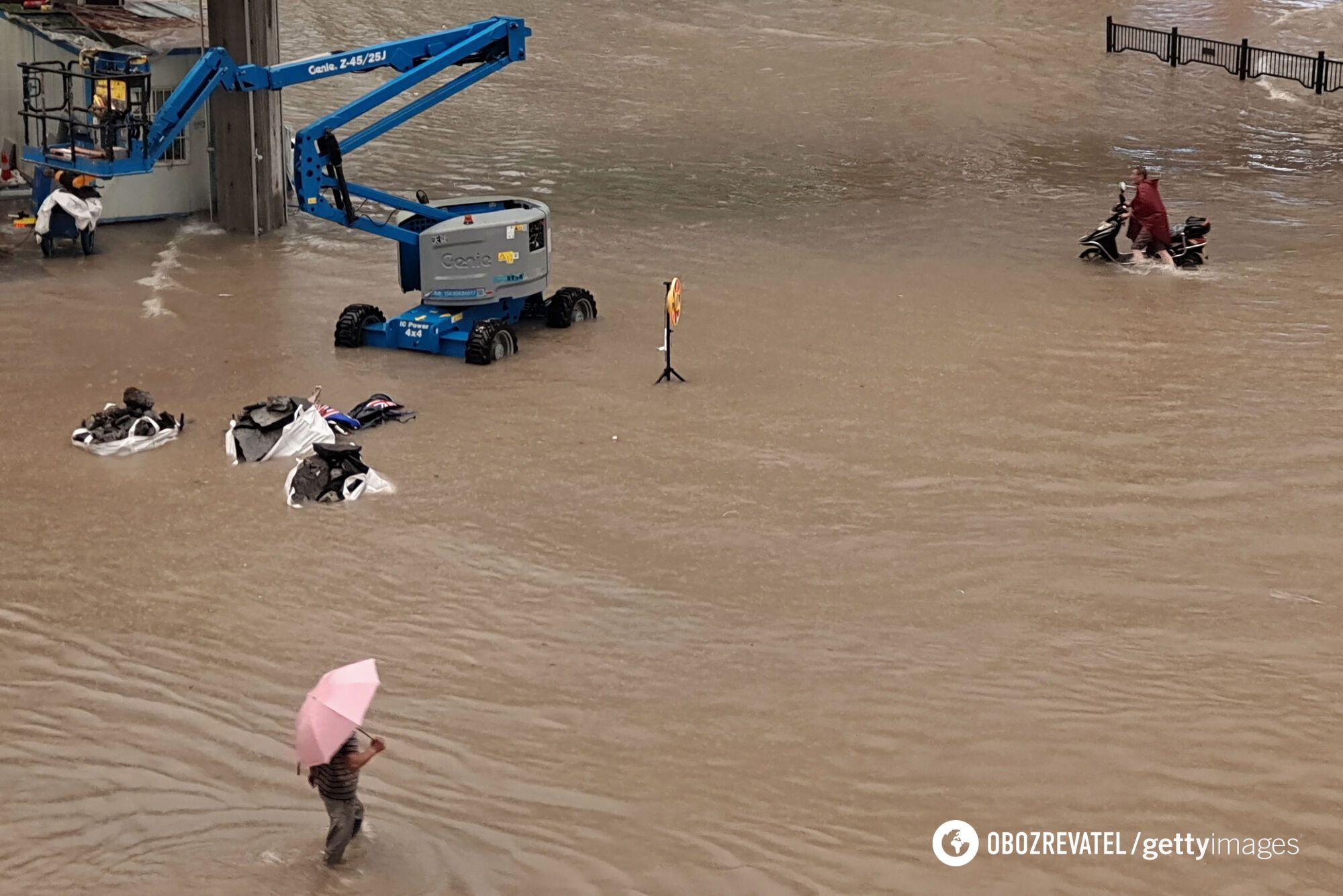 Затопленная улица в Китае