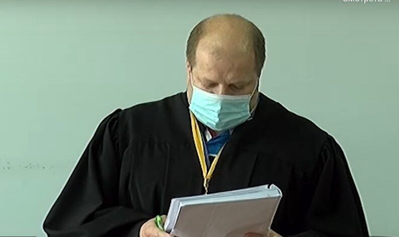 Судья Евгений Янголь во время заседания по избранию меры пресечения подозреваемым СБУшникам.