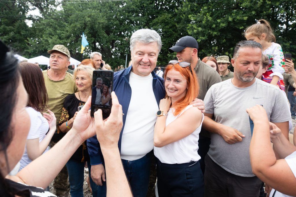 Порошенко побывал на традиционном патриотическом кулеше на Донбассе. Фото