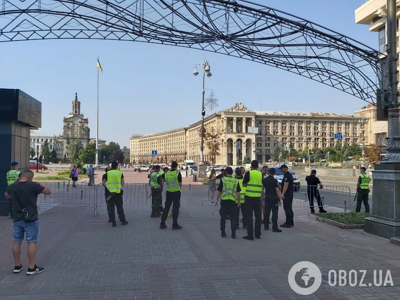 Кордон полиции возле Майдана Незалежности.