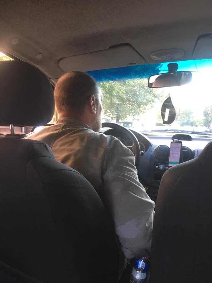 Таксист, який нахамив пасажирці через те, що розмовляла українською