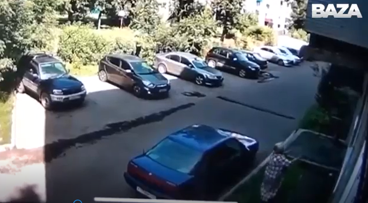 Инцидент удалось снять на видео.