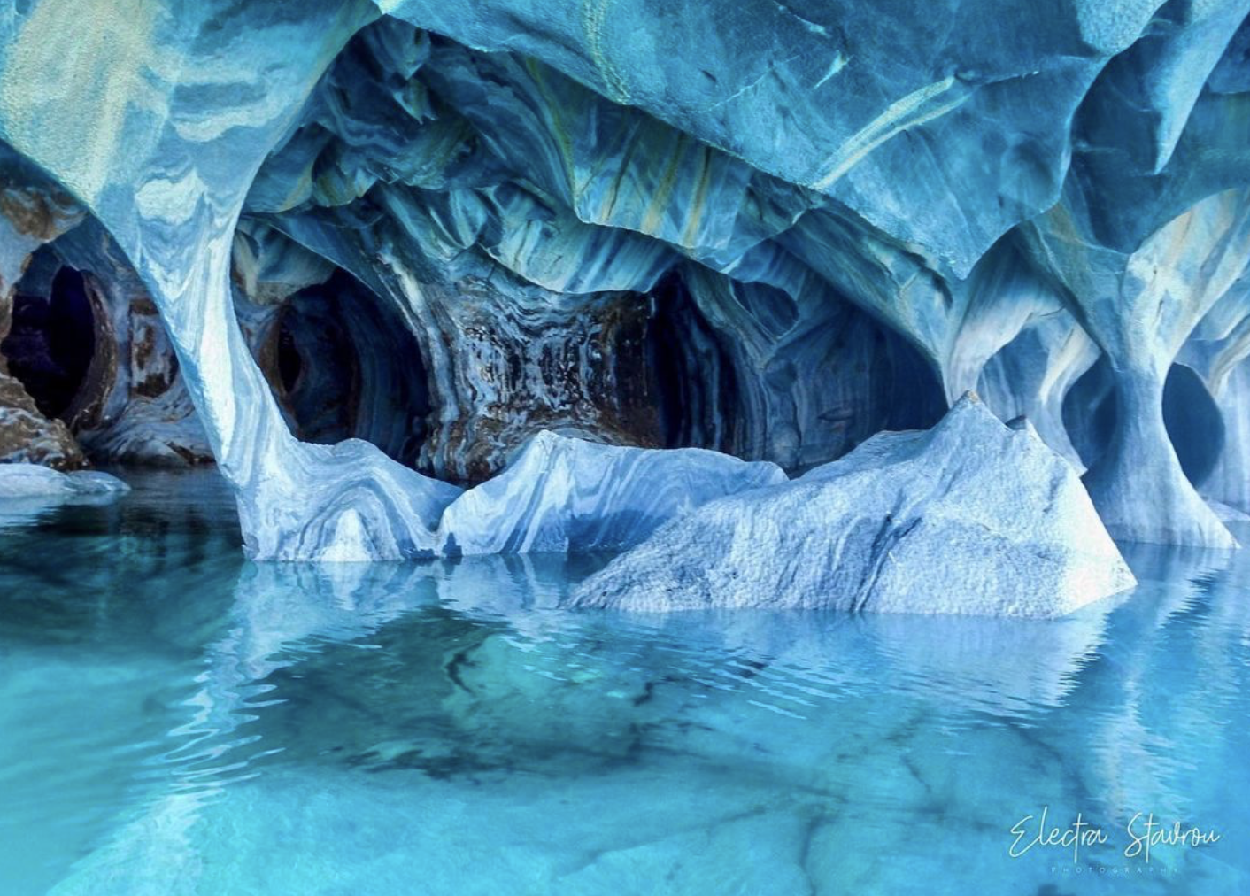 Мраморные пещеры в Чили.