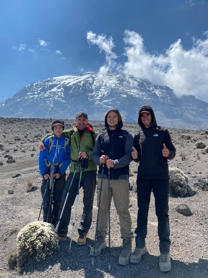 Данило з батьком і братами піднявся на Кіліманджаро