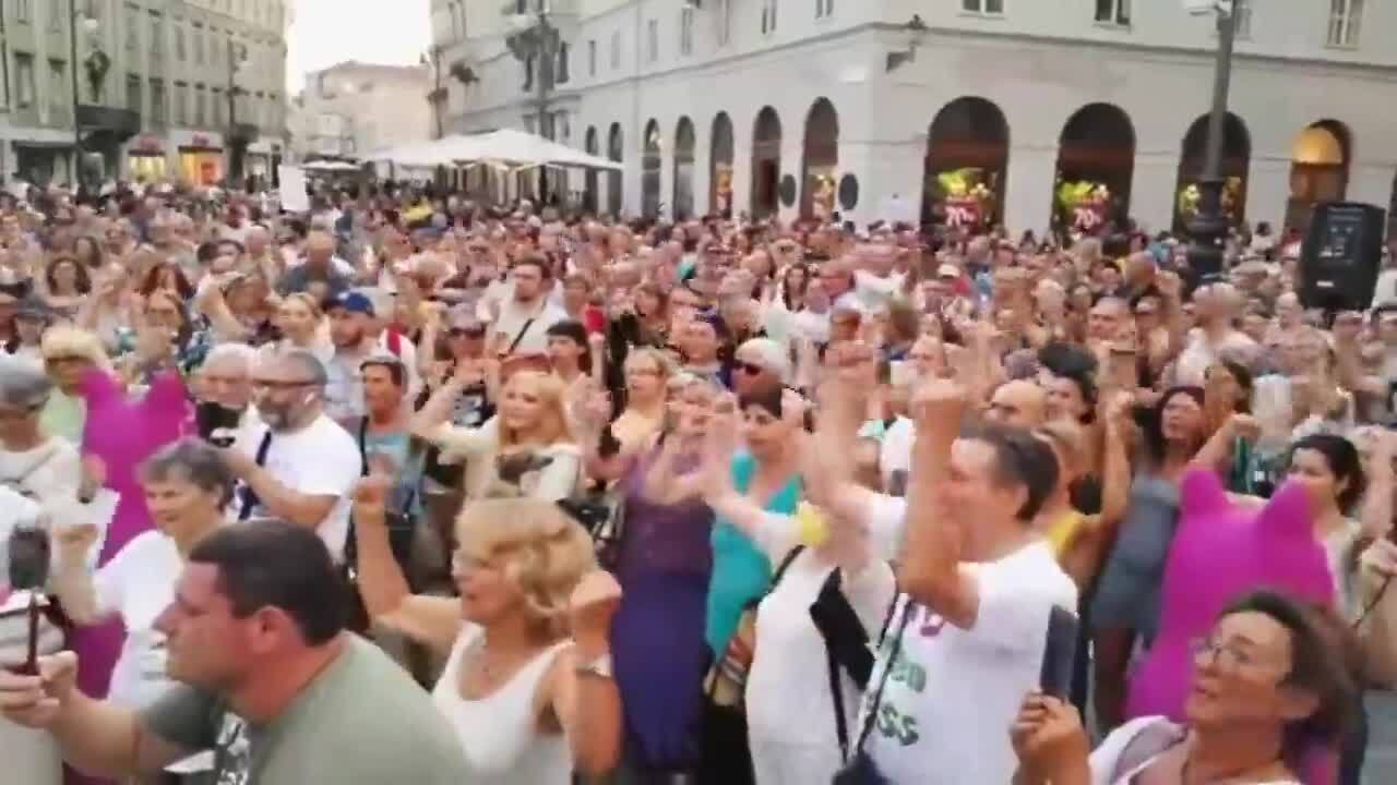 У низці міст проходять мітинги проти сертифікатів вакцинації