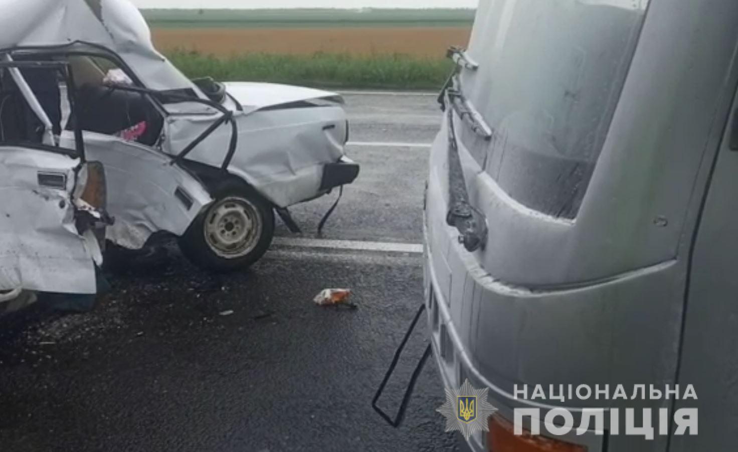 В ДТП погиб мужчина и три человека пострадали.