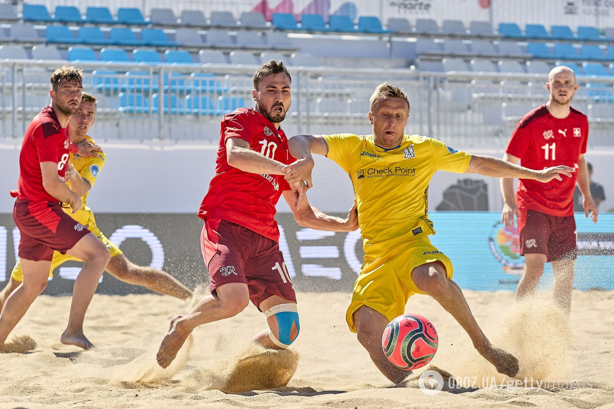 Сборная Украины выиграла квалификацию на ЧМ по пляжном футболу.