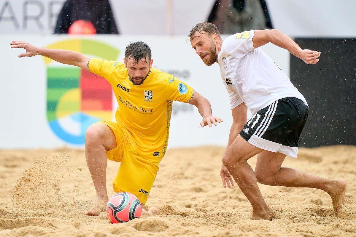 Сборная Украины по пляжному футболу заняла второе место в европейской квалификации