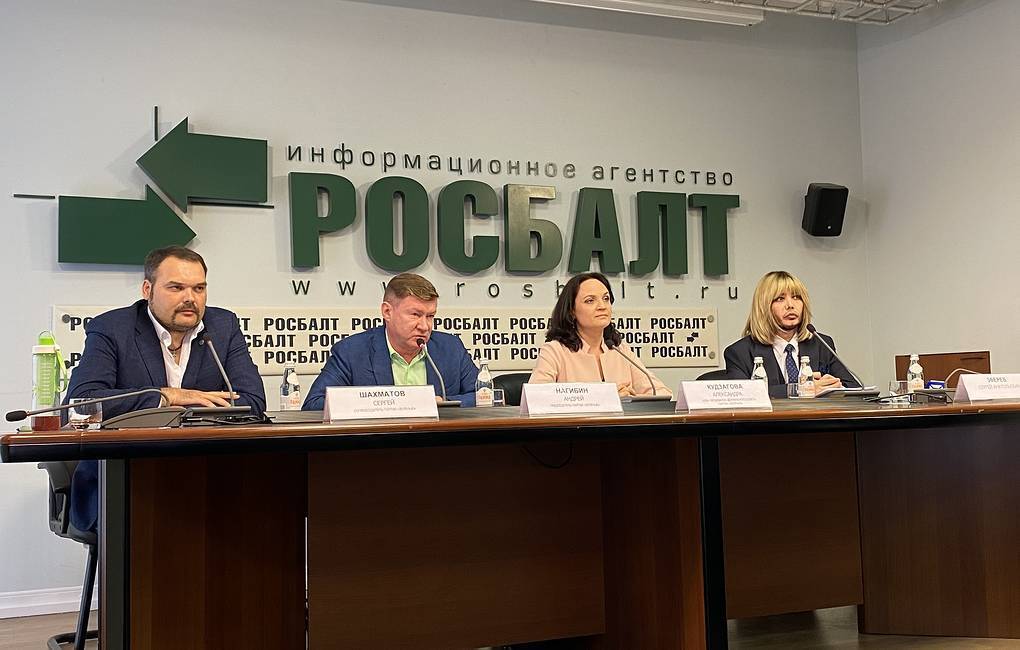 Сергей Зверев на пресс-конференции.