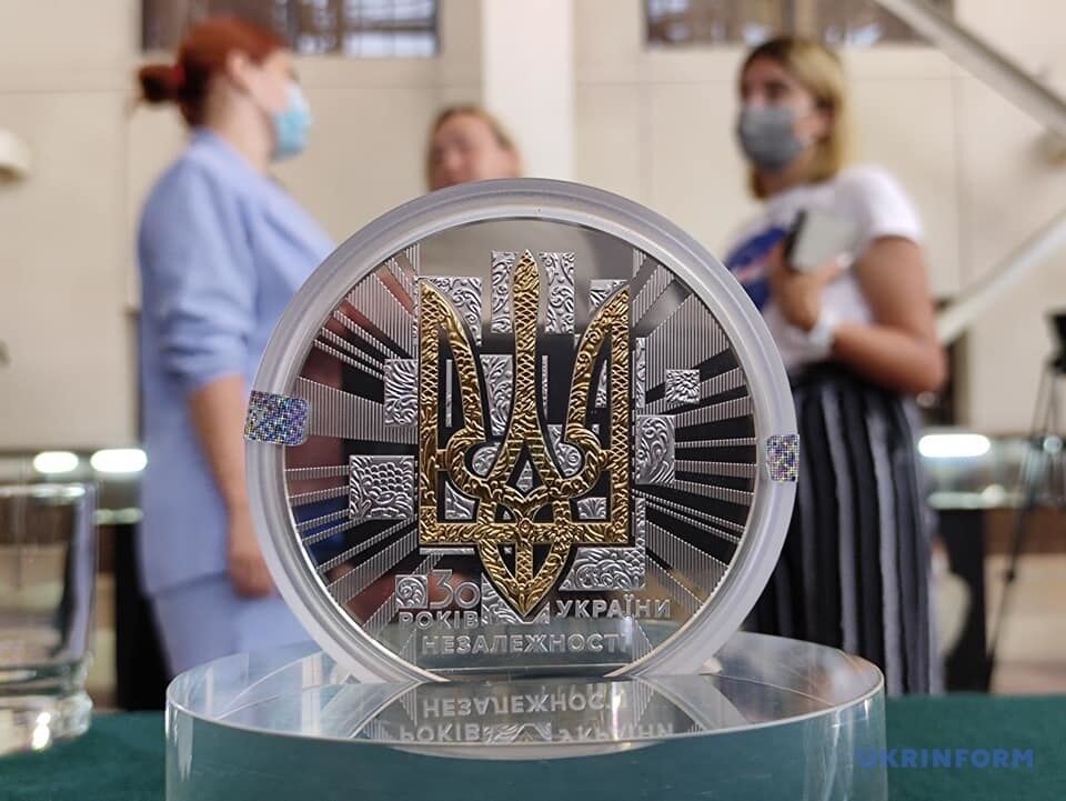 В Украине презентовали новые монеты.