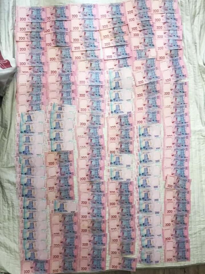 Шахрайки вкрали 240 тисяч гривень.