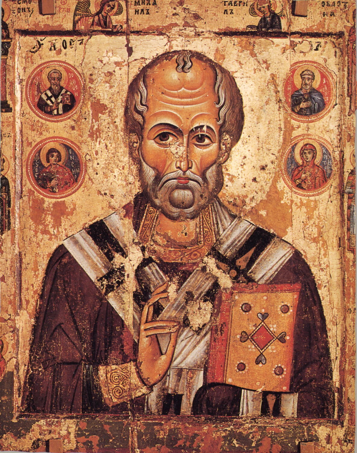 Святой Николай считается покровителем детей, путешественников, мореплавателей, заключенных и сирот