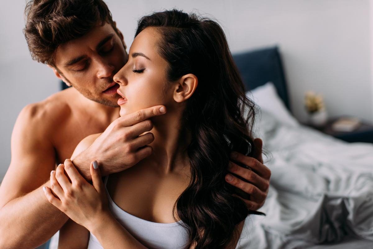 Перегляд порно впливає на лібідо й сексуальне бажання чоловіків і жінок