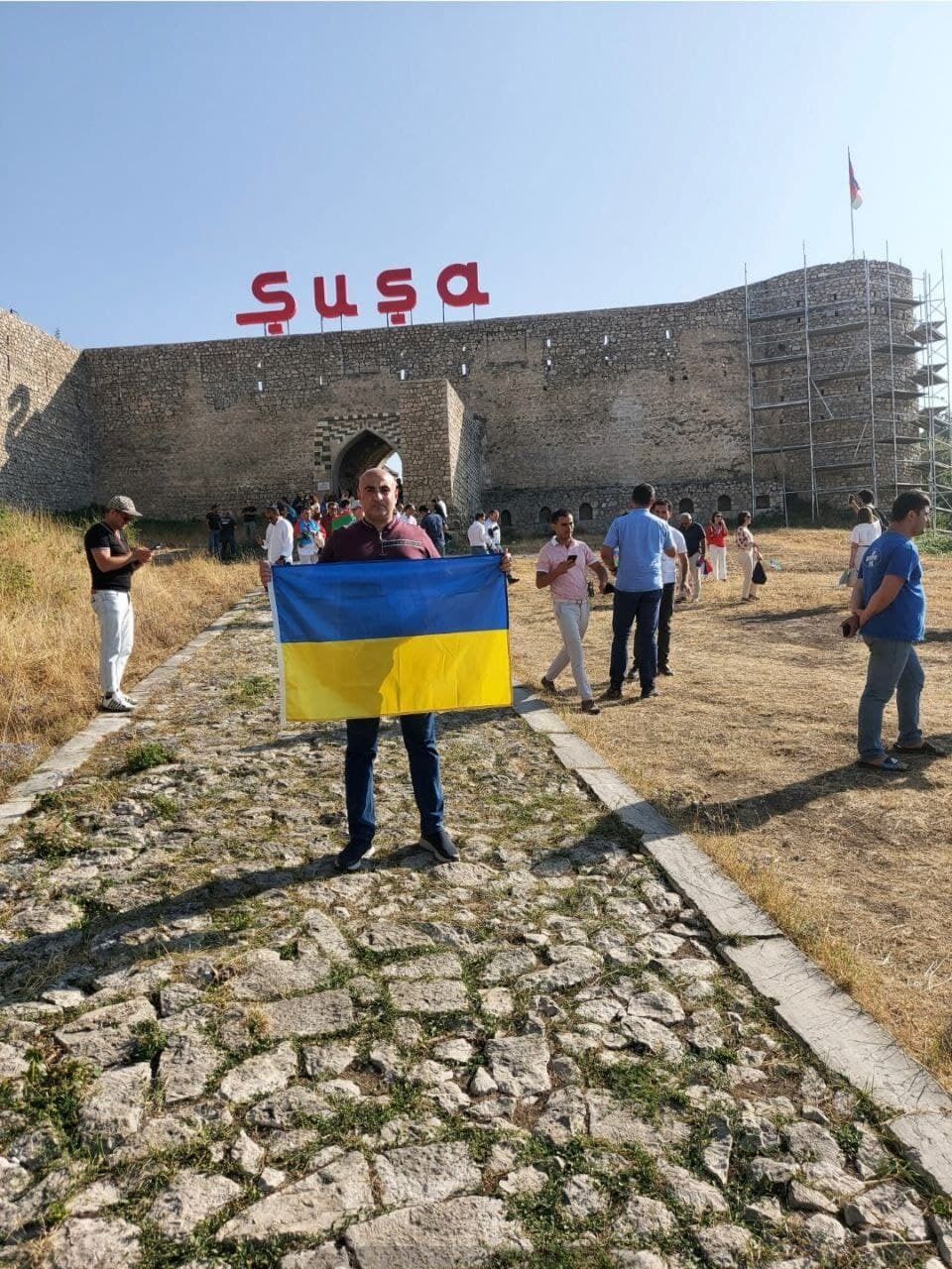 Прапор України в Шуші