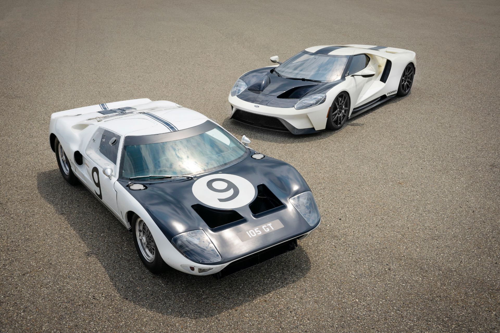 Прототип купе Ford GT був представлений у 1964 році на автошоу у Нью-Йорку