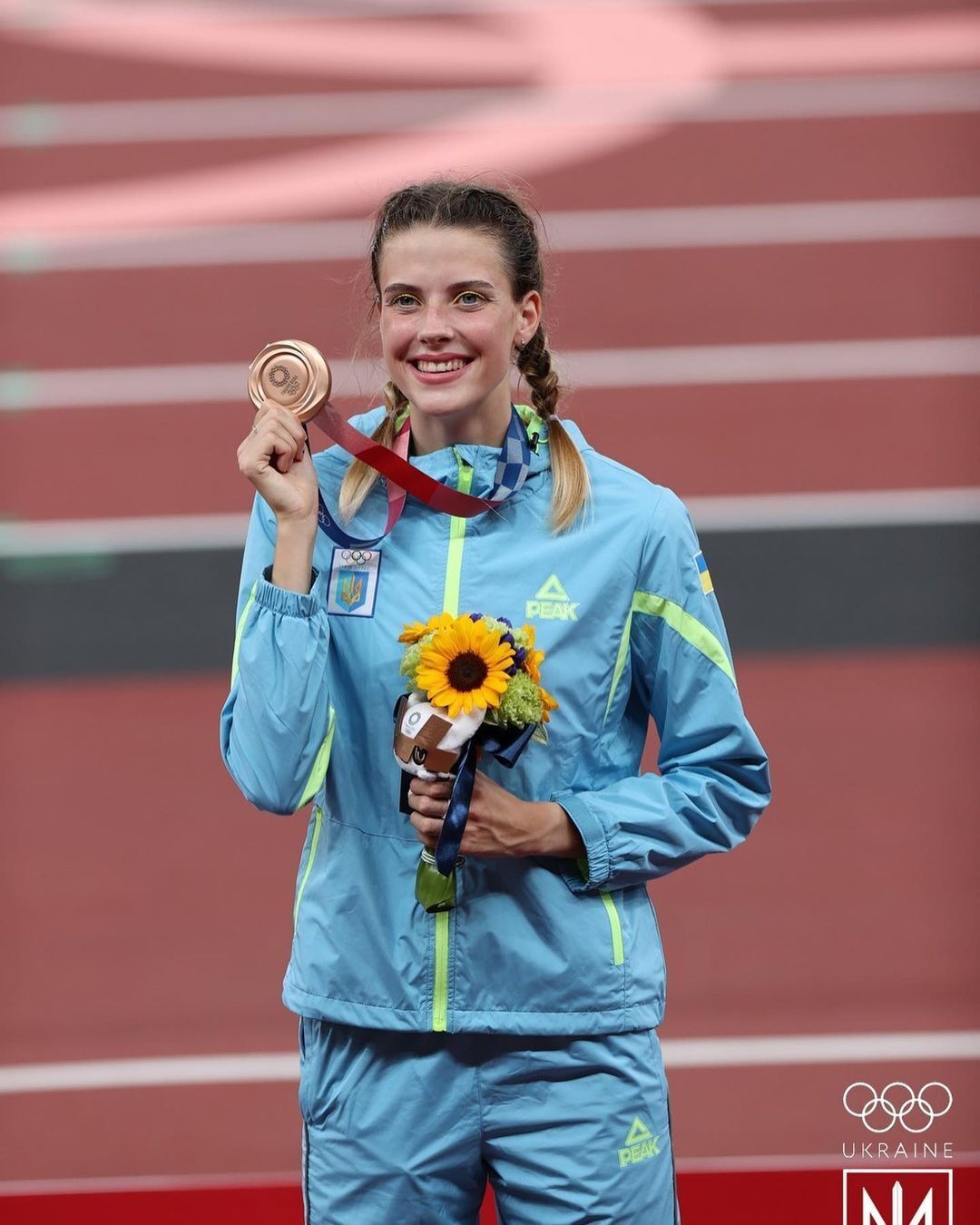 Ярослава Магучих с бронзовой медалью Олимпиады