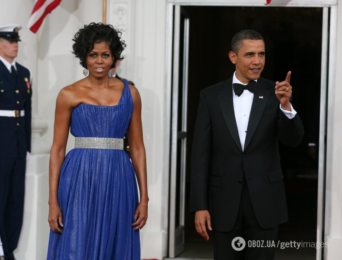 Мишель Обама в синем изысканном платье