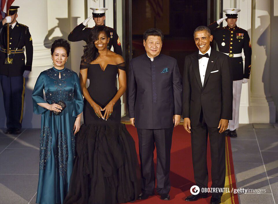 Мишель Обама в элегантном черном платье