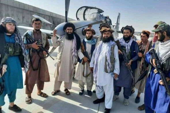 Ісламський радикальний рух "Талібан" оголосив загальну амністію для державних службовців.