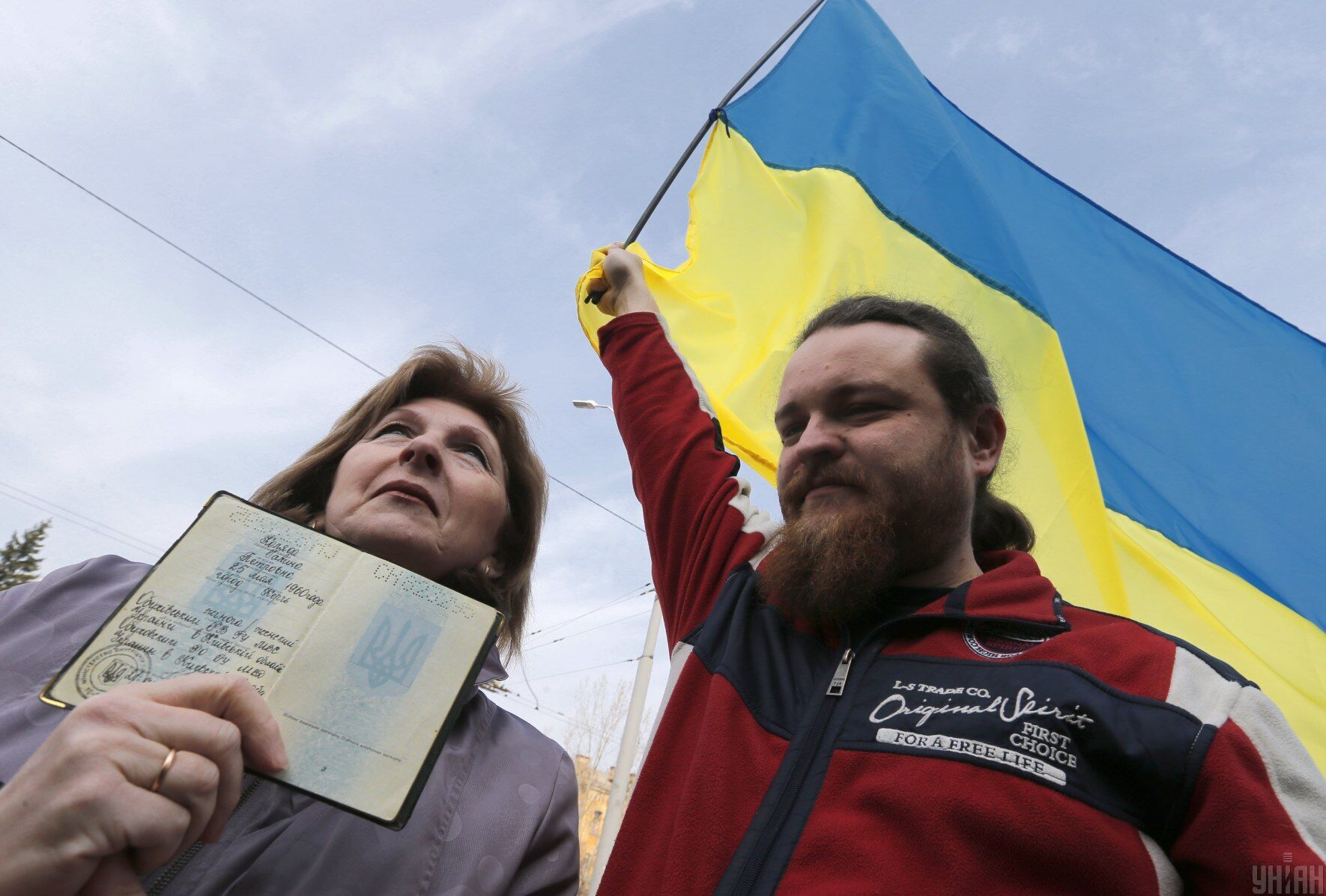 Акція "Не віддамо НАШ Крим Росії" біля посольства Росії в Києві, 15 березня 2014 року