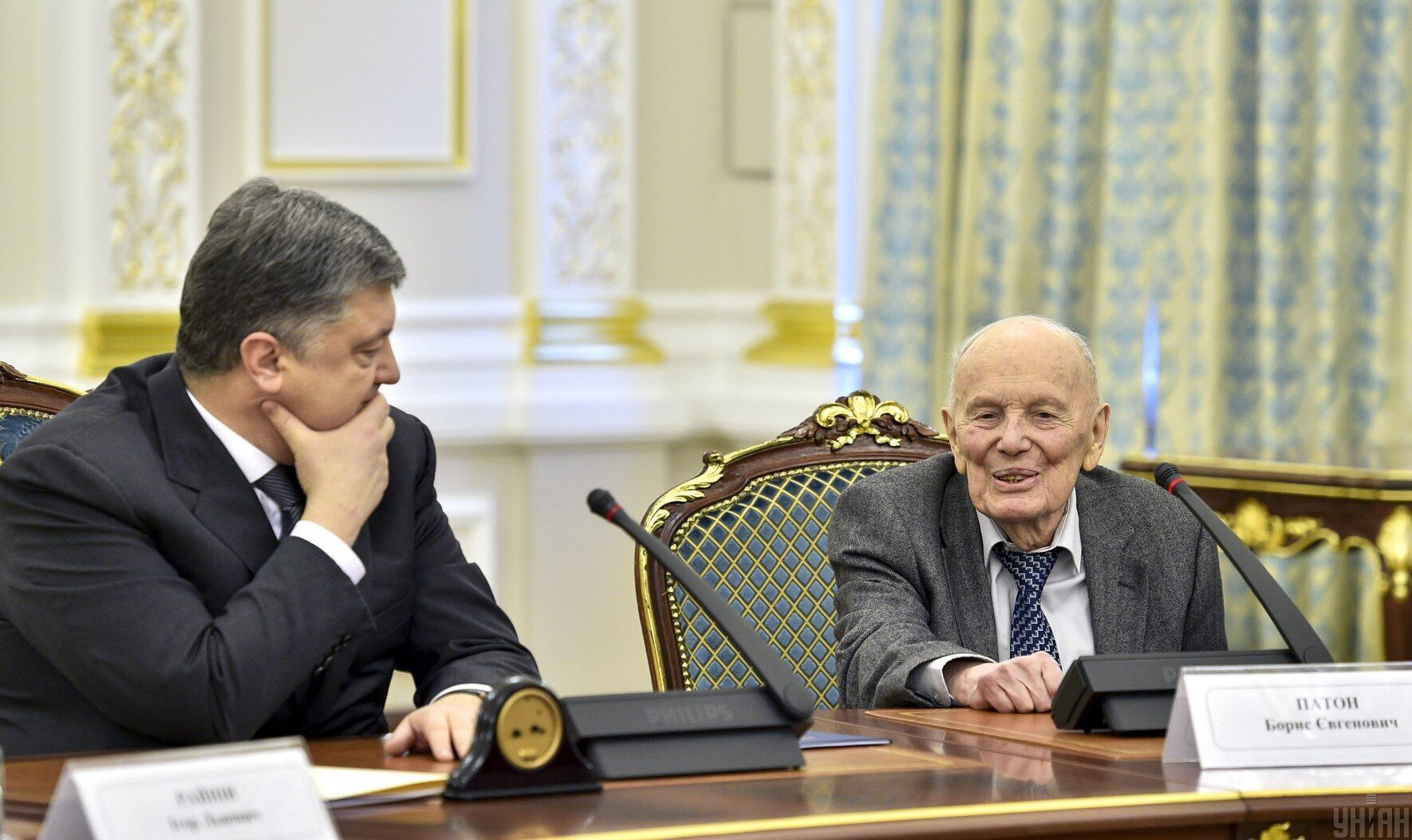 П'ятий президент України Петро Порошенко і президент НАН України Борис Патон, 7 квітня 2017 року