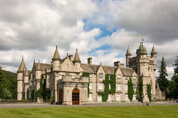 Замок в маєток Балморал в Шотландії.