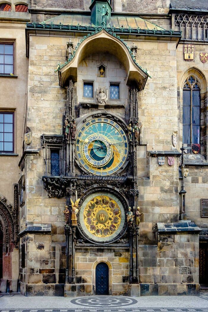Старейшие астрономические часы в Праге.