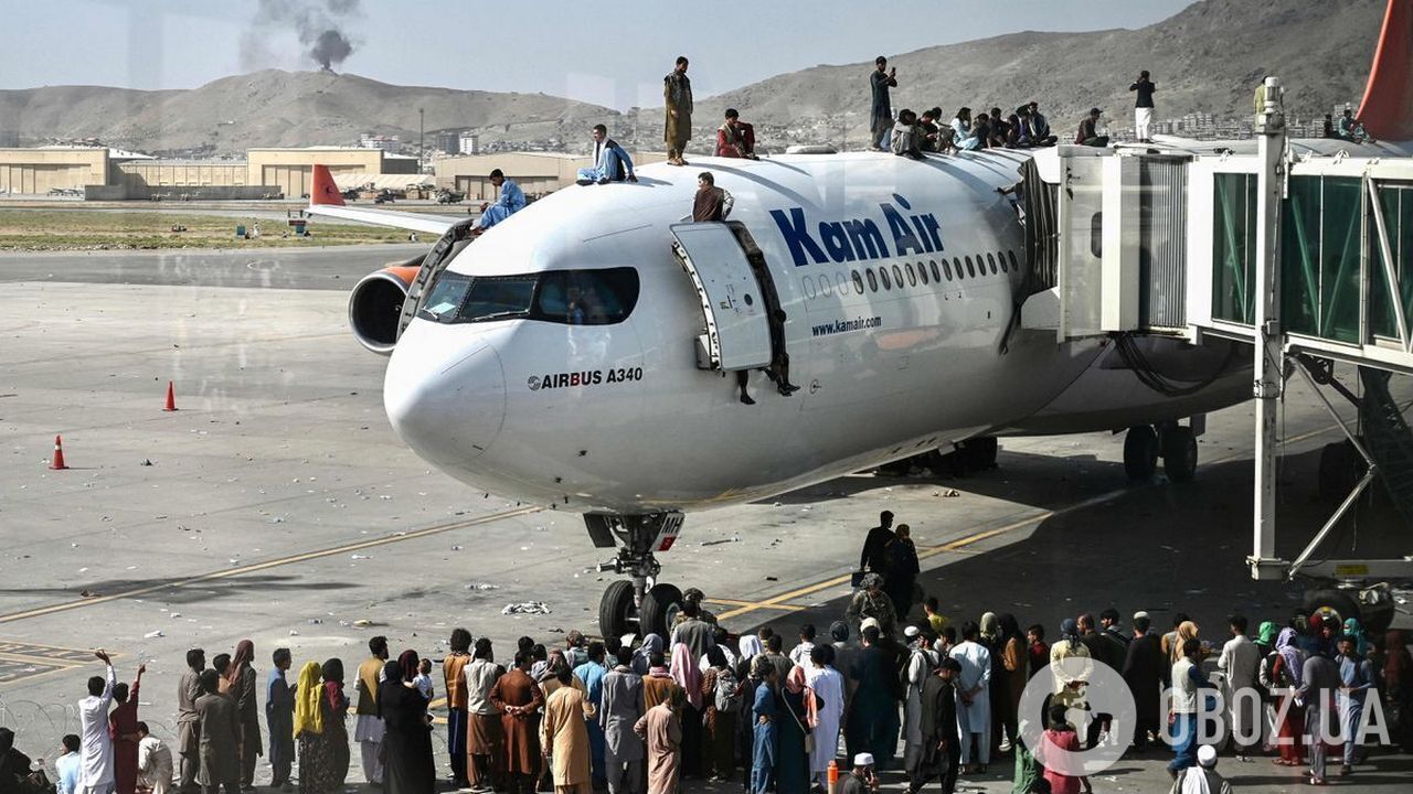 Желающие покинуть Кабул после прихода талибов