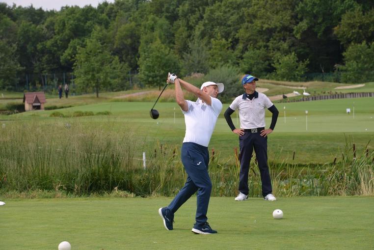 Андрей Шевченко состоит в пяти гольф-клубах.