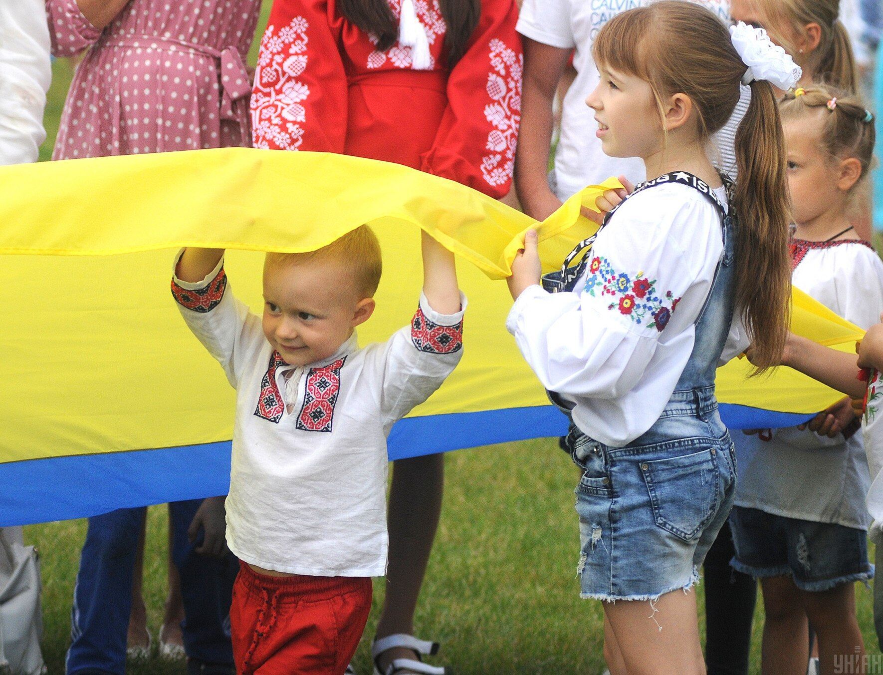 23 августа отмечается День Государственного флага Украины