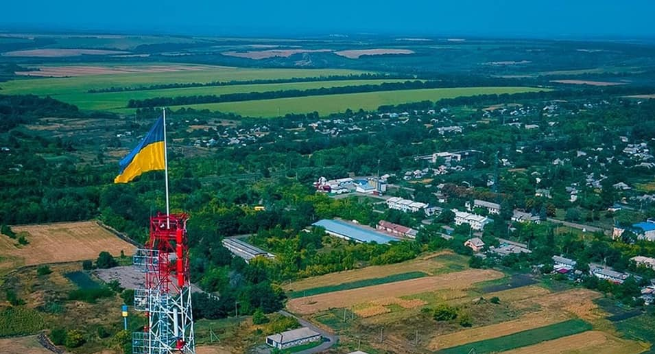 "Большая стройка": сигнал с новой телевышки на Луганщине будет достигать границы с Россией