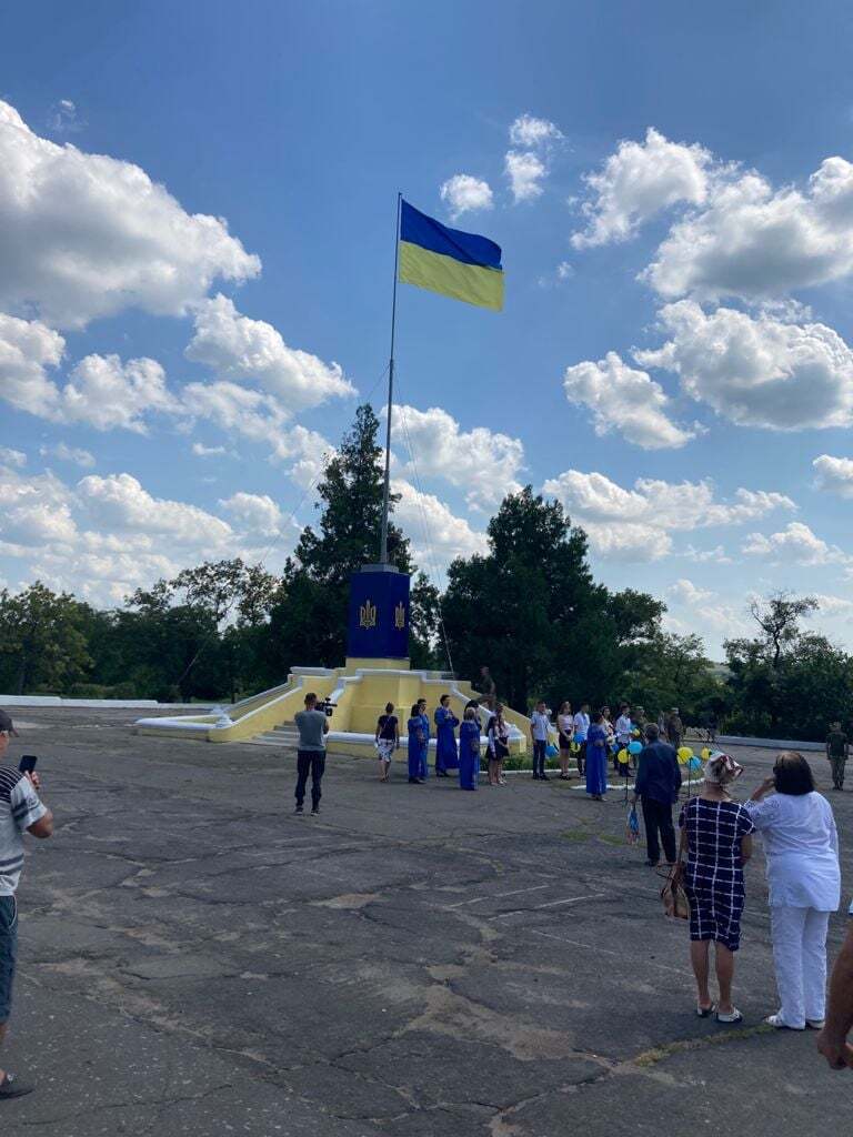 Флаг Украины на линии пересечения с ОРДЛО.