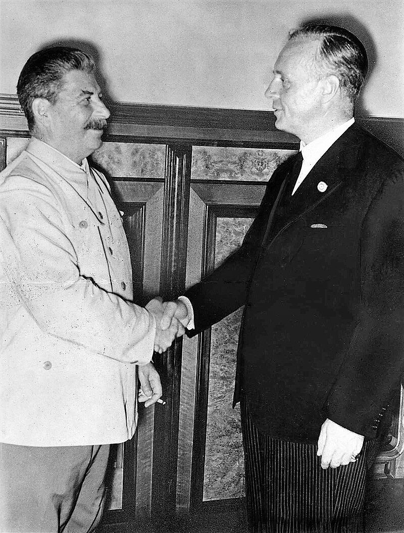 Риббентроп и Сталин.