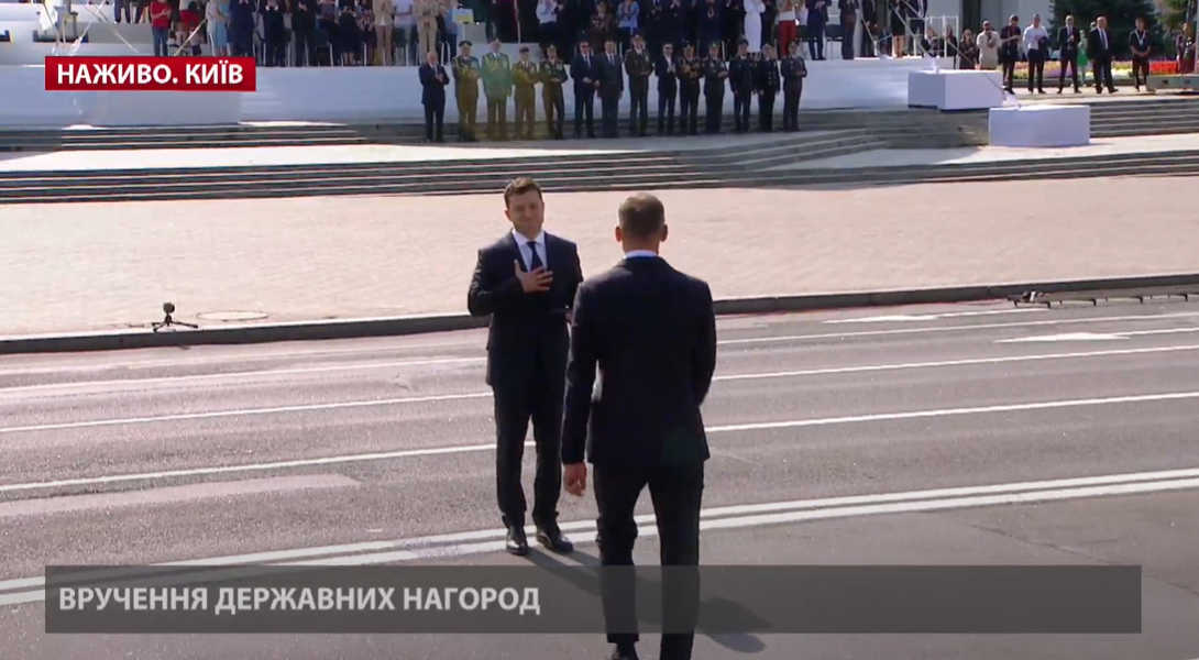 Зеленський вітає Шевченка.